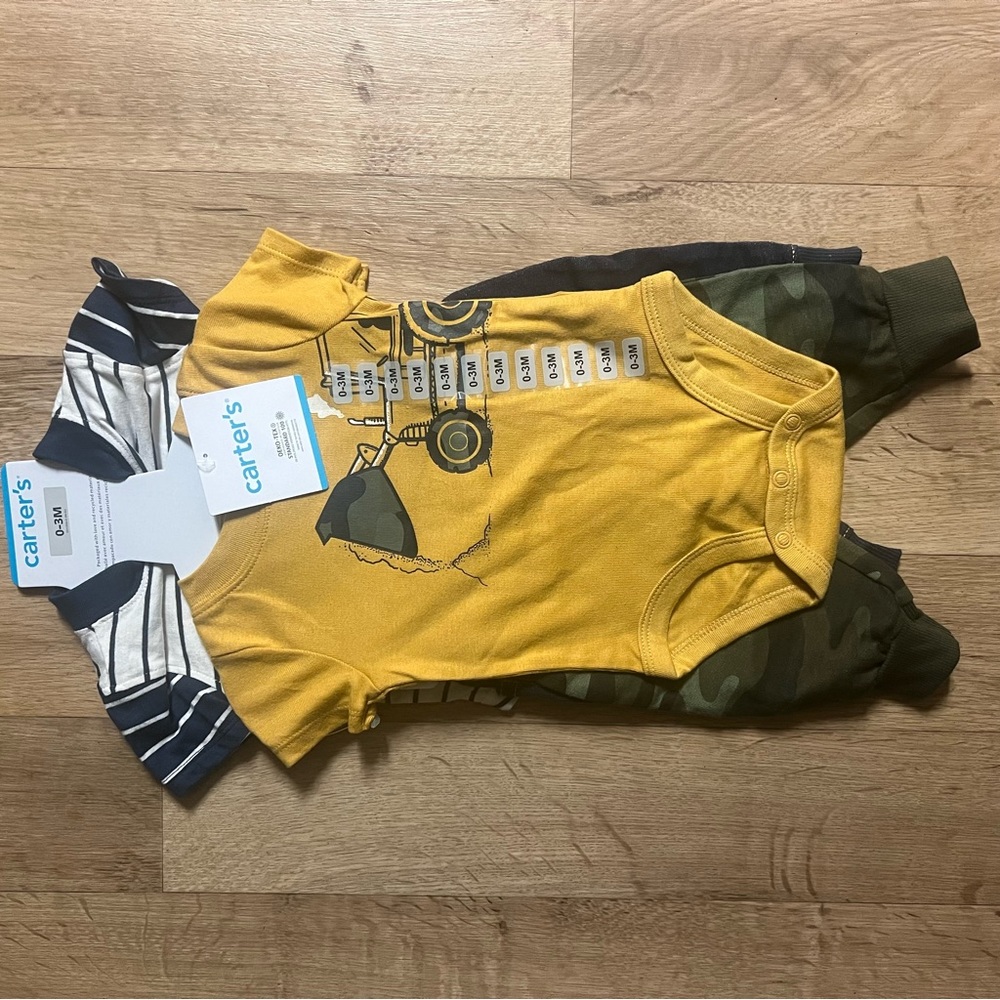 Carter’s baby set